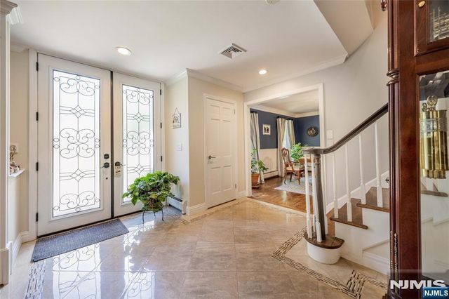 34 Carlough Road, Upper Saddle River, NJ 07458