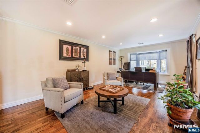 34 Carlough Road, Upper Saddle River, NJ 07458