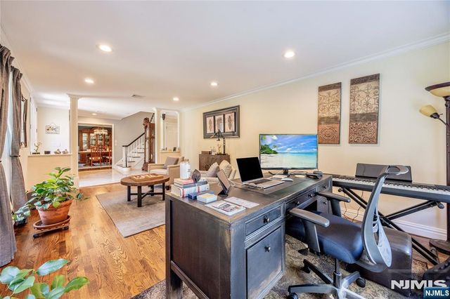 34 Carlough Road, Upper Saddle River, NJ 07458