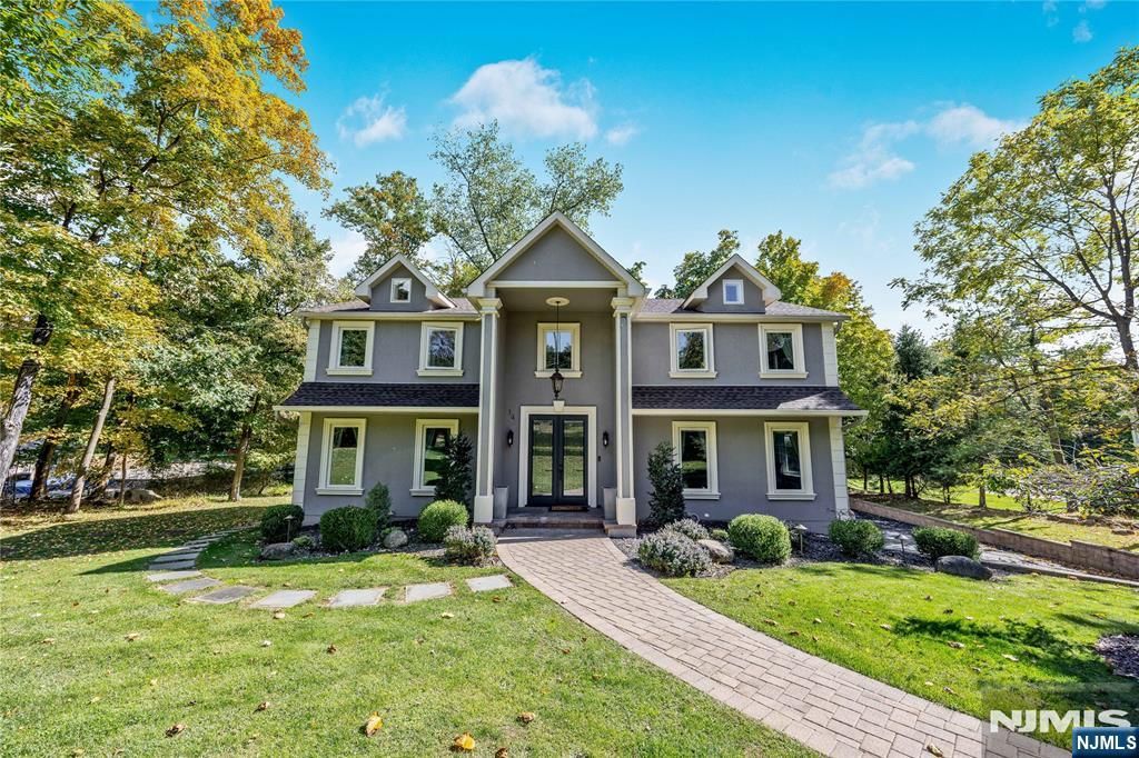 34 Carlough Road, Upper Saddle River, NJ 07458