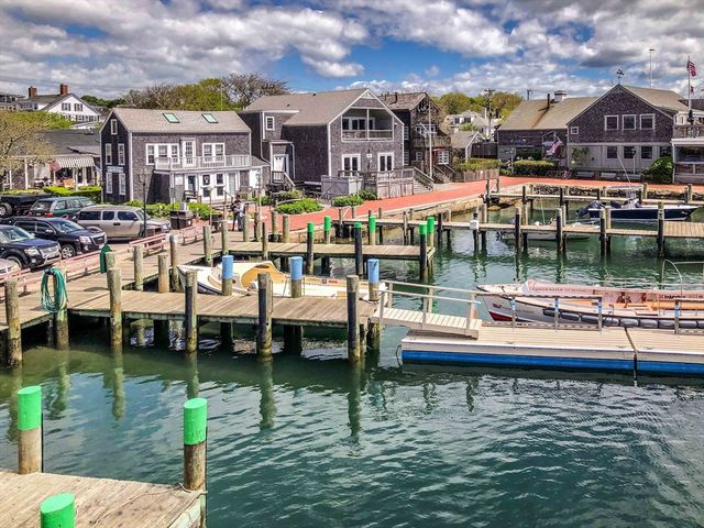 90 Schoolhouse Road 14, Edgartown, MA 02539