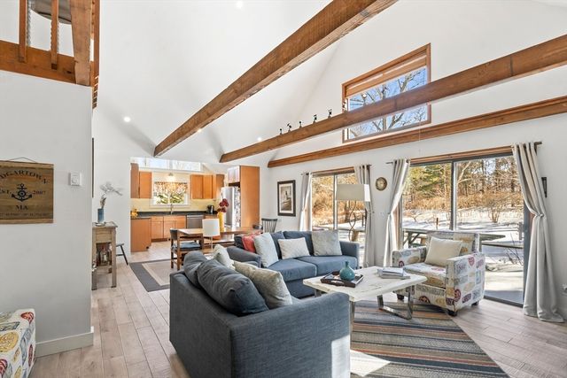 90 Schoolhouse Road 14, Edgartown, MA 02539