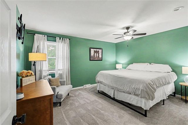 8004 WESTGATE Drive, Lenexa, KS 66215