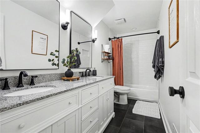 8004 WESTGATE Drive, Lenexa, KS 66215