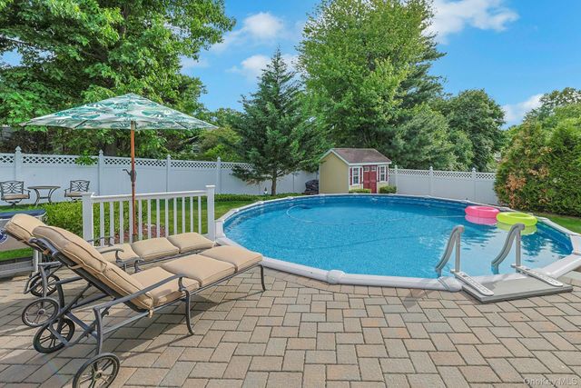 60 Pilgrim Court, Pearl River, NY 10965