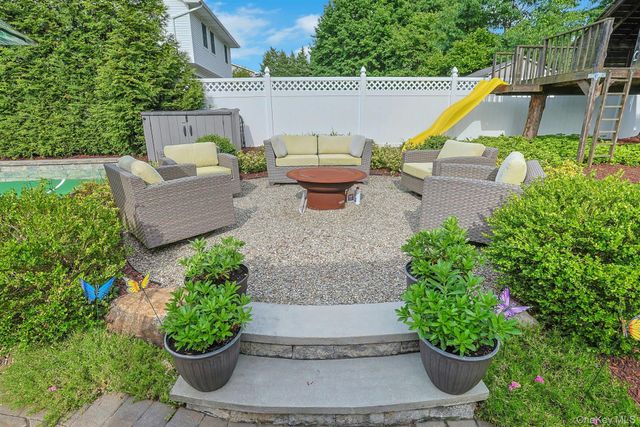 60 Pilgrim Court, Pearl River, NY 10965