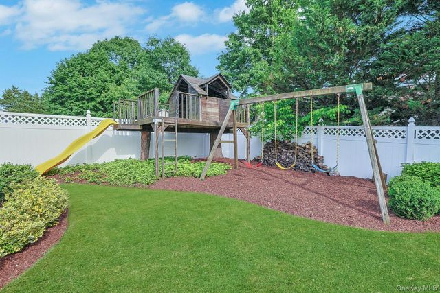60 Pilgrim Court, Pearl River, NY 10965