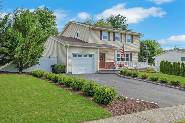 60 Pilgrim Court, Pearl River, NY 10965