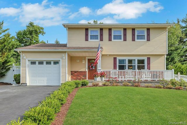 60 Pilgrim Court, Pearl River, NY 10965