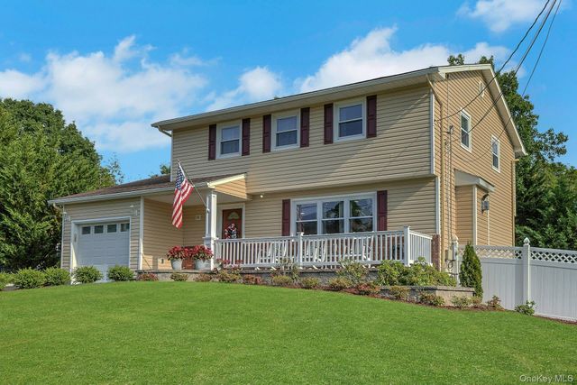 60 Pilgrim Court, Pearl River, NY 10965