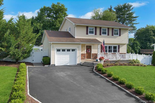 60 Pilgrim Court, Pearl River, NY 10965