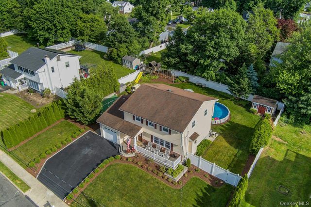 60 Pilgrim Court, Pearl River, NY 10965