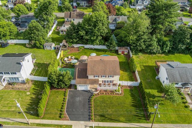 60 Pilgrim Court, Pearl River, NY 10965