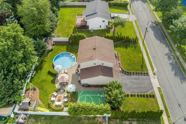 60 Pilgrim Court, Pearl River, NY 10965