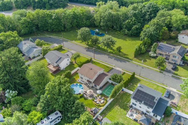 60 Pilgrim Court, Pearl River, NY 10965