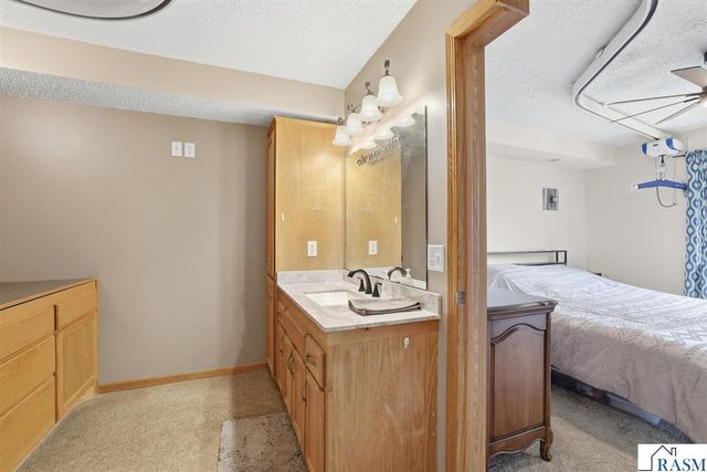 961 Ivy Hills Road, Belle Plaine, MN 56011
