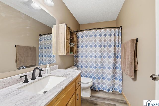 961 Ivy Hills Road, Belle Plaine, MN 56011