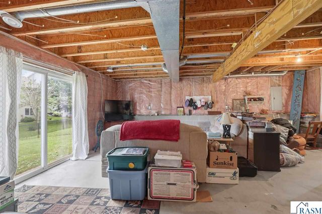 961 Ivy Hills Road, Belle Plaine, MN 56011