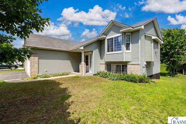 961 Ivy Hills Road, Belle Plaine, MN 56011