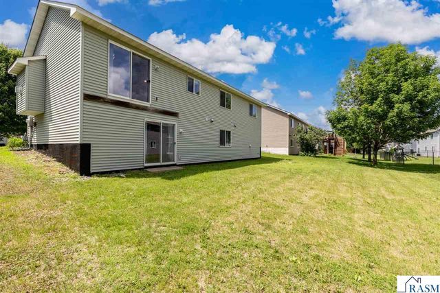 961 Ivy Hills Road, Belle Plaine, MN 56011