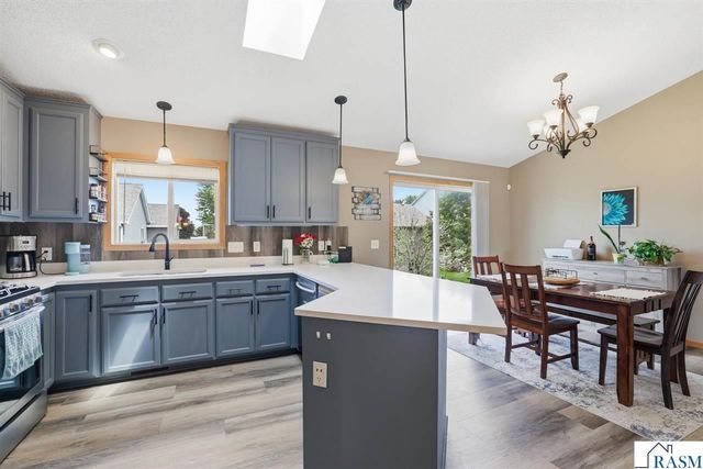 961 Ivy Hills Road, Belle Plaine, MN 56011