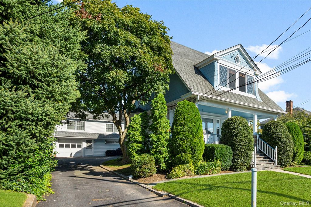 18 Coakley Avenue, Harrison, NY 10528 — photo 2