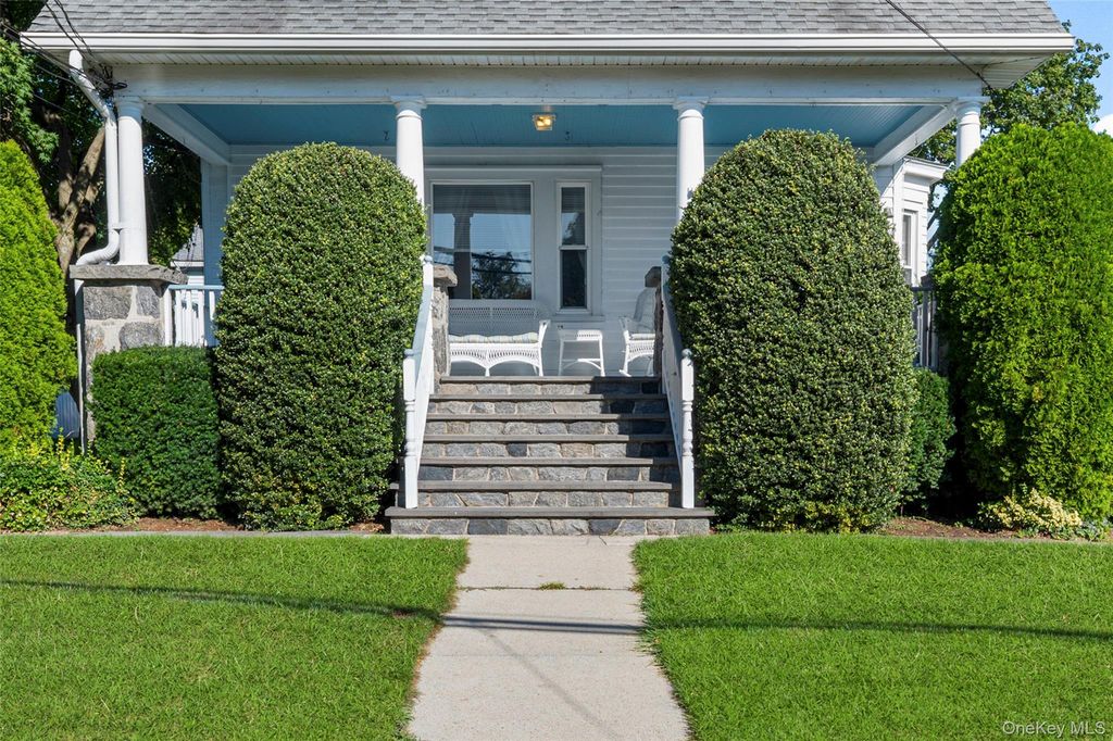 18 Coakley Avenue, Harrison, NY 10528 — photo 3