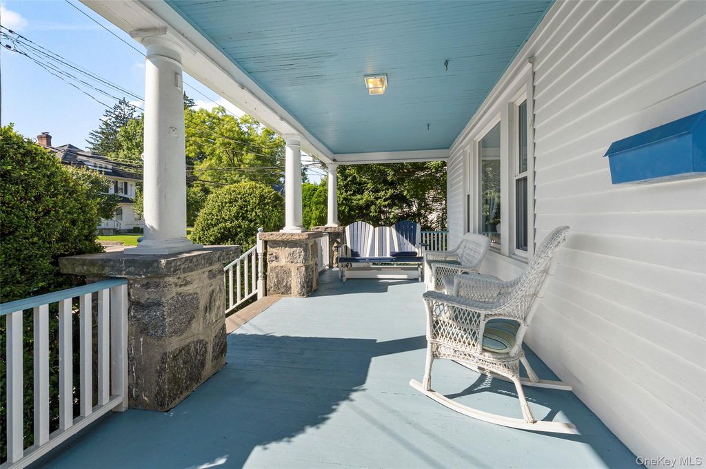 18 Coakley Avenue, Harrison, NY 10528 — photo 4
