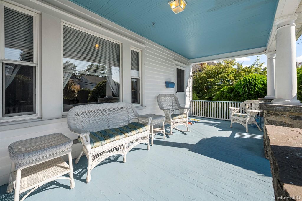 18 Coakley Avenue, Harrison, NY 10528 — photo 5