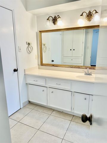 10902 Olympia Drive, Houston, TX 77042