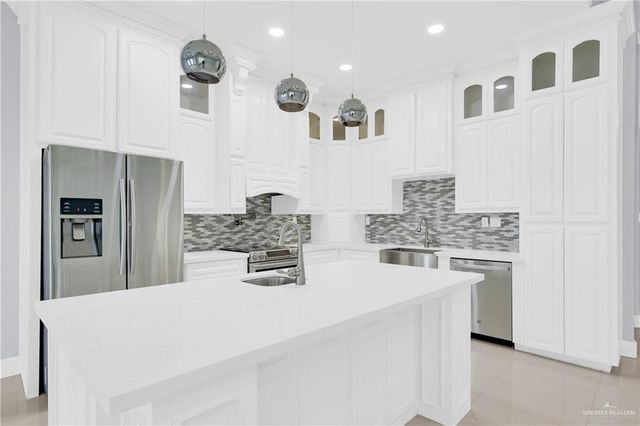 2301 Mcleod Avenue, Edinburg, TX 78539