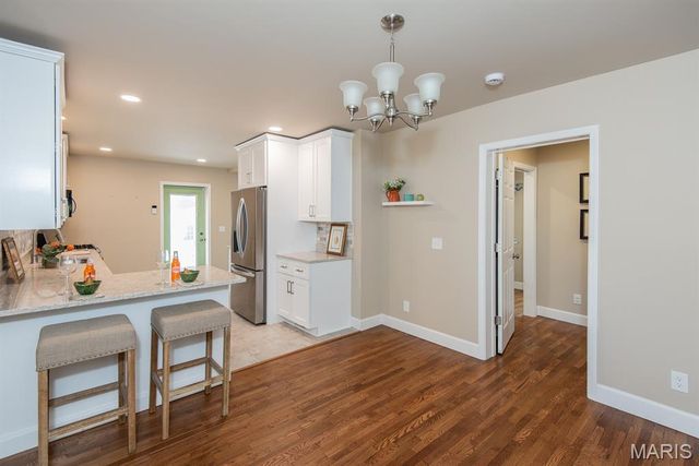 7420 Richmond Place, Maplewood, MO 63143
