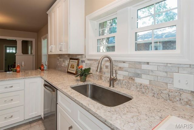 7420 Richmond Place, Maplewood, MO 63143
