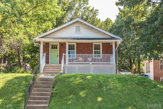 7420 Richmond Place, Maplewood, MO 63143