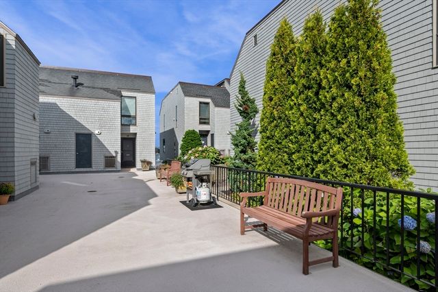 9 Skinner's Path 9, Marblehead, MA 01945