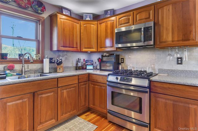 94 Randall Street, Florida, NY 10921