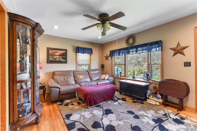 94 Randall Street, Florida, NY 10921