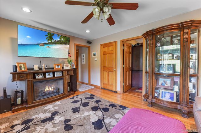 94 Randall Street, Florida, NY 10921