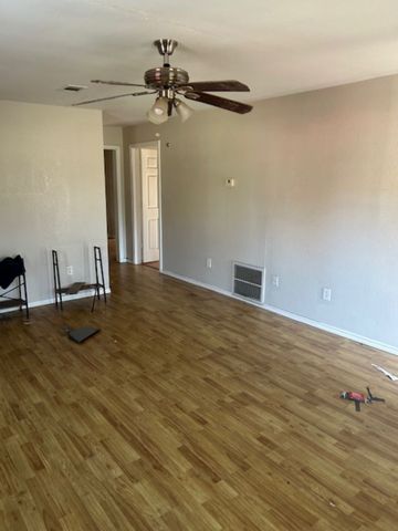 307 S Jernigan Street, Bells, TX 75414