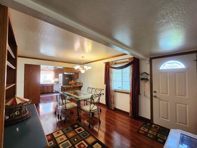 5830 Woodleigh Dr, Carmichael, CA 95608