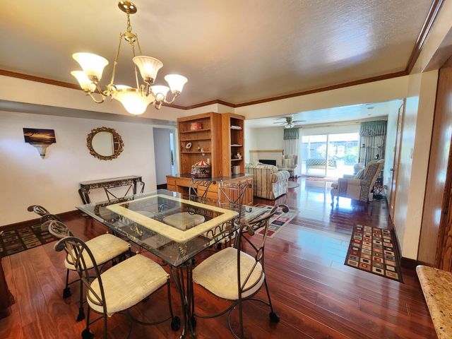 5830 Woodleigh Dr, Carmichael, CA 95608