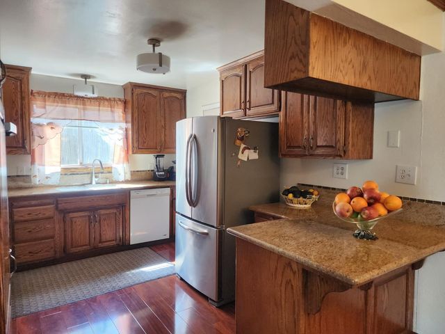 5830 Woodleigh Dr, Carmichael, CA 95608