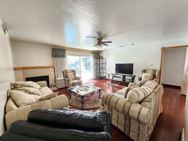 5830 Woodleigh Dr, Carmichael, CA 95608