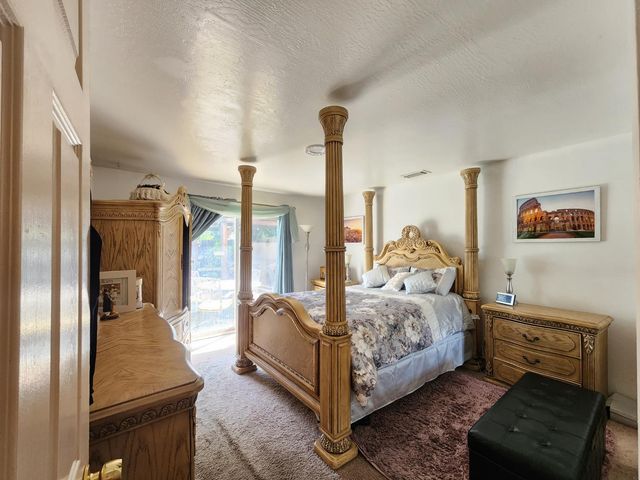 5830 Woodleigh Dr, Carmichael, CA 95608