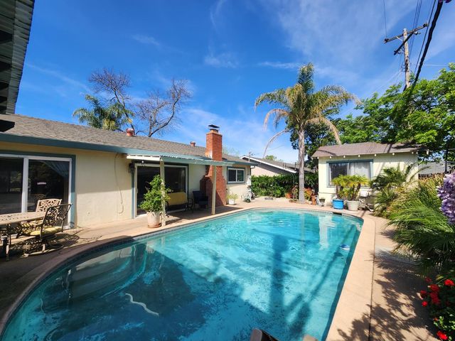 5830 Woodleigh Dr, Carmichael, CA 95608