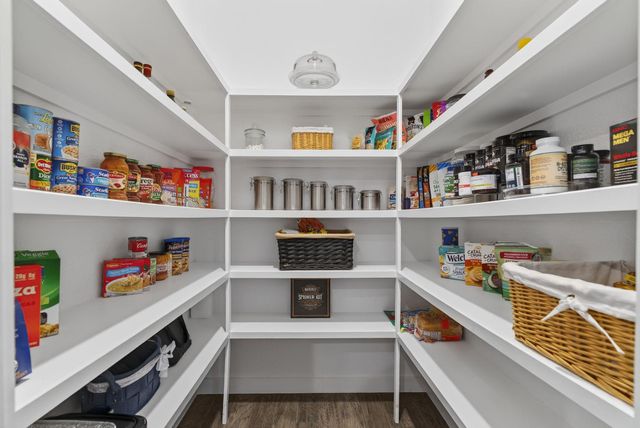 157 Firethorn DR, Buda, TX 78610