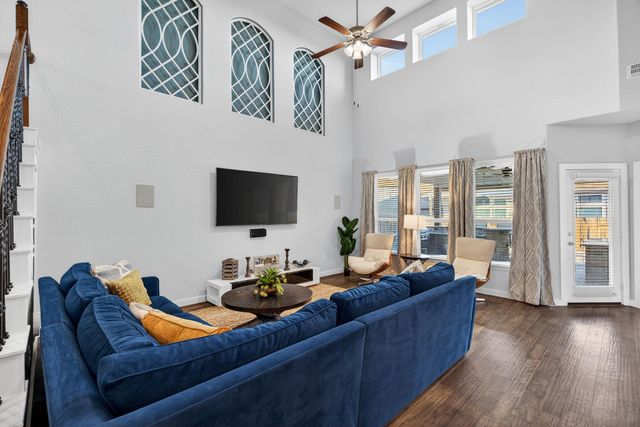 157 Firethorn DR, Buda, TX 78610