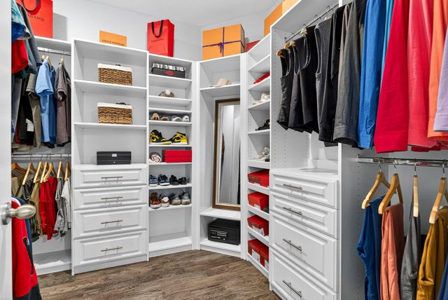 157 Firethorn DR, Buda, TX 78610