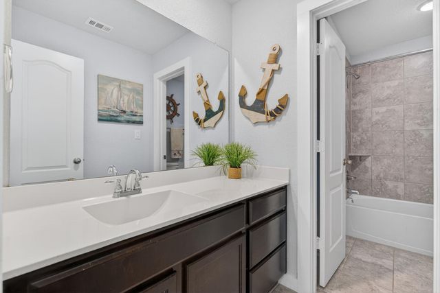 157 Firethorn DR, Buda, TX 78610