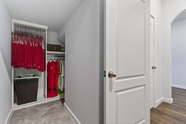 157 Firethorn DR, Buda, TX 78610